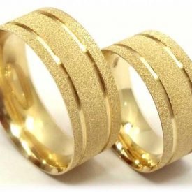 Par de Alianças Reta Diamantada Ouro 18k