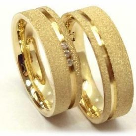 Par de Alianças Reta Diamantada 3 Brilhantes Ouro 18k