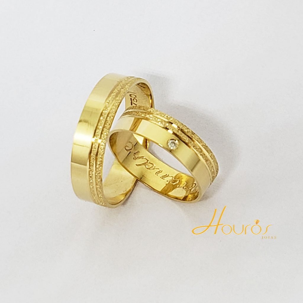 Par de Alianças Reta 5mm 5g Friso Diamantada Ouro 18k 2 alianca reta diamantada 5mm 5g 2