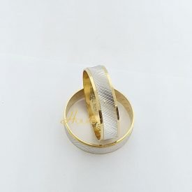 Par de Alianças Riscadinha Reta 5 mm  5 gramas Ouro 18k - detalhe Branco