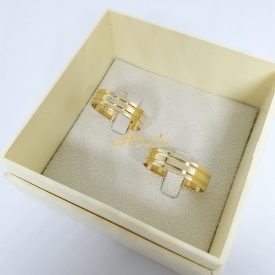 Par de Alianças Ouro 18k Reta 5mm 1 Brilhante