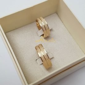 Par de Alianças Reta Friso Diamantada 5 mm 8 gramas Ouro 18k