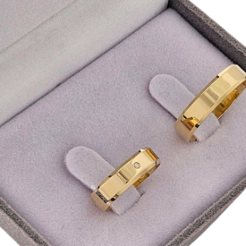Par de Alianças Ouro 18k Chanfrada 4mm 5gramas 1 Brilhante